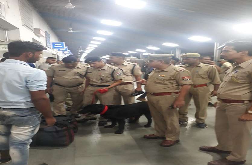 moradabad बड़ी खबर: यूपी-उत्तराखंड के बीस रेलवे स्टेशन उड़ाने की धमकी से मचा हडकंप, अलर्ट जारी