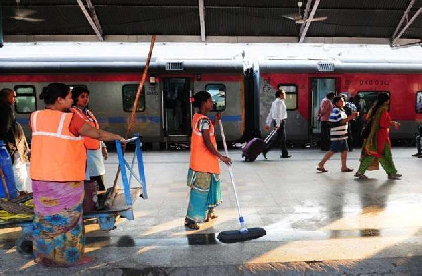 Central employees अपनी मांगों को लेकर मोदी सरकार को घेरने की तैयारी में केंद्रीय कर्मचारी, जानें क्या हैं मांंगें