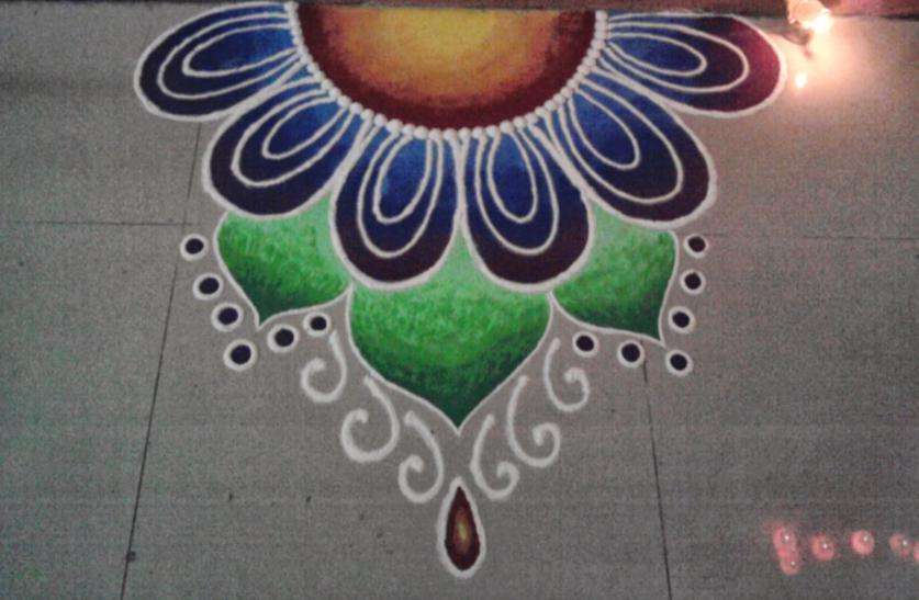 Diwali 2018 Top Best Rangoli Design Simple And Easy Diwali 2018 पर बन ए सबस अच छ और Easy र ग ल इन ड ज इन क बन न म लग ग स र फ 10 म नट Patrika News