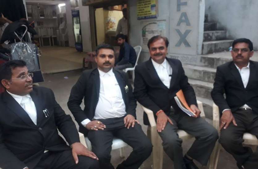 MP assembly election advocates opinion mpkamahamukabla : बेबाक बोल... इन उम्मीदवारों को अब जनता दिखाएगी आईना