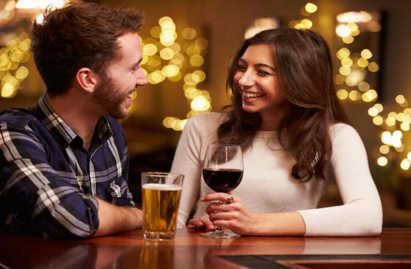 first date पहली डेटिंग में भूलकर भी न पूछें ये 10 सवाल, बनने से पहले ही बिगड़ सकती है बात