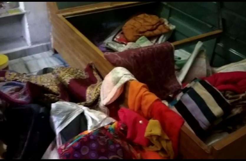 thef उदयपुर के इस गांव में चोरों ने एक-एक कर चार घरों के ताले तोड़े