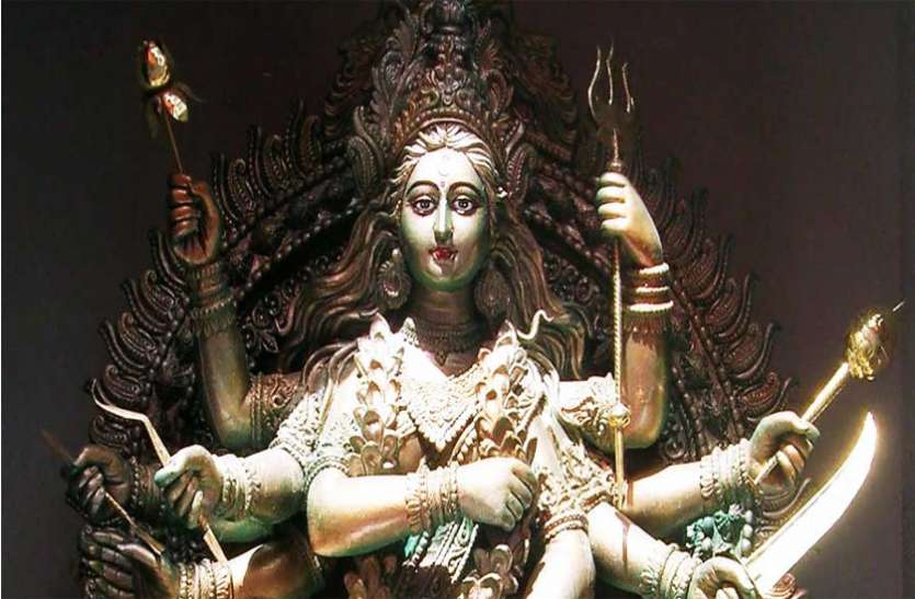 navratri नवरात्रि के तीसरे दिन देवी के इस स्वरुप को चढ़ाएं दूध, हर इच्छा होगी पूरी