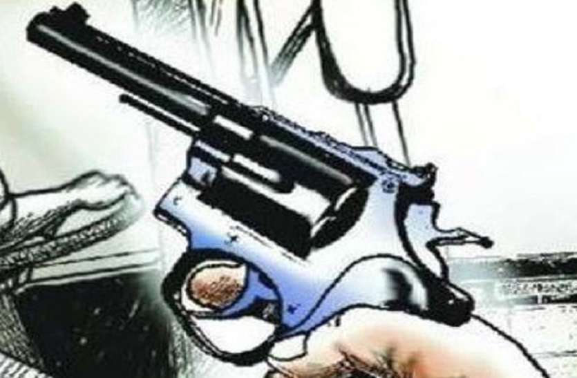 up news ट्रक चालक की कनपटी पर असलहा सटाकर बदमाशों ने लूट लिए रूपये