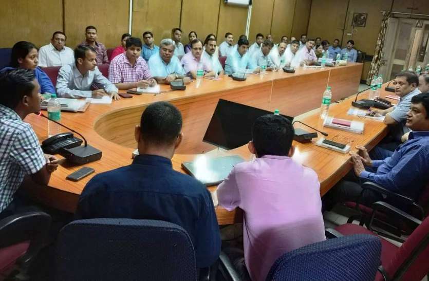 meeting पूर्ण समन्वय के साथ हो पारदर्शी, स्वतंत्र व निष्पक्ष चुनाव : कलक्टर