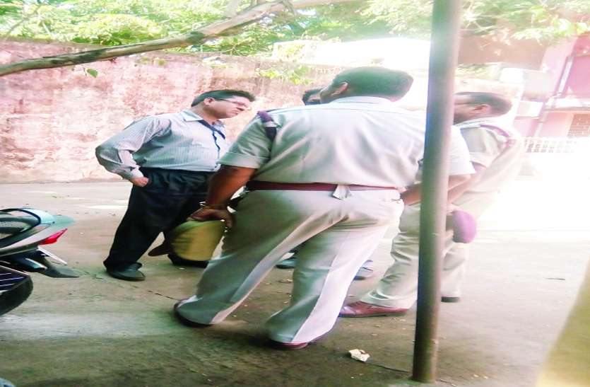 patrika BSP गैस हादसा- 13 मौत के बाद CEO को छोड़ 4 अधिकारियों को पुलिस ने इस आधार पर बनाया आरोपी, आप भी जानें