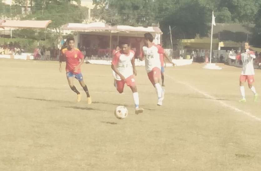 footbol उकवा और जबलपुर ने जीते मैच, अकोला को वॉकओवर में जीत