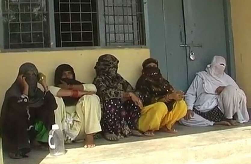 hospital ये महिला चिकित्सक बनी है गरीबों की मसीहा, फिर इस बात पर सैकड़ों मरीज लिपटकर रो पड़े और कर दिया हंगामा