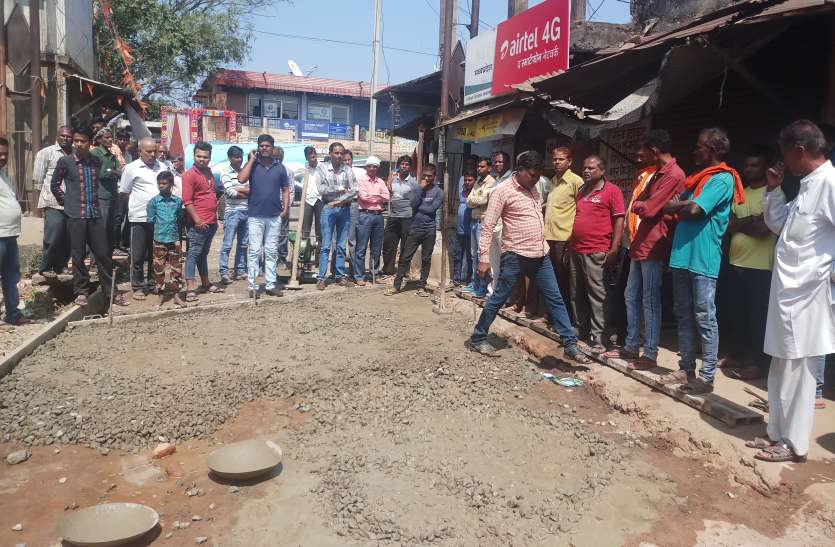 a सडक़ निर्माण को लेकर हुआ विवाद