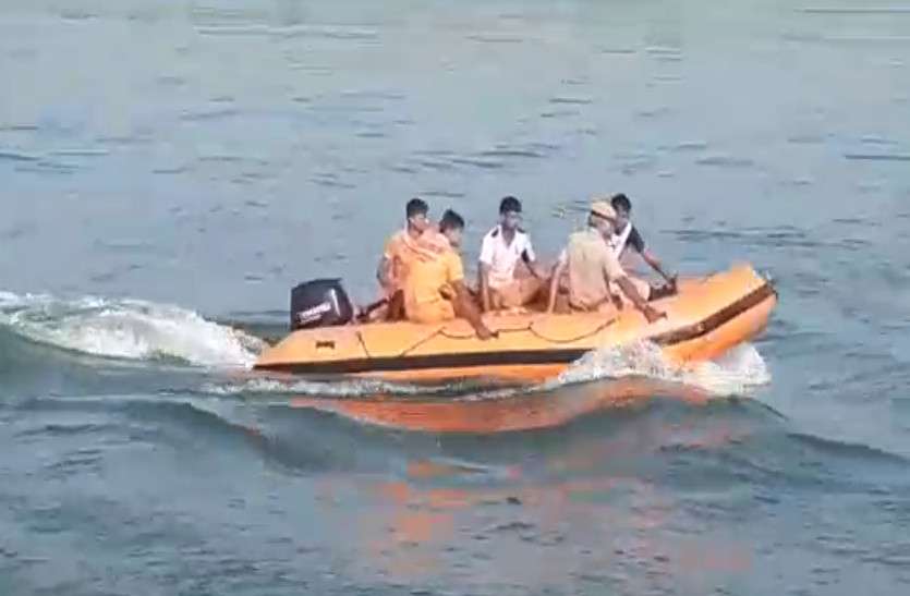 गुस्से में भाई ने लगाई नदी में छलांग गुस्से में भाई ने लगाई नदी में छलांग, बचाने कूदी बहन, दोनों की हुई दर्दनाक मौत
