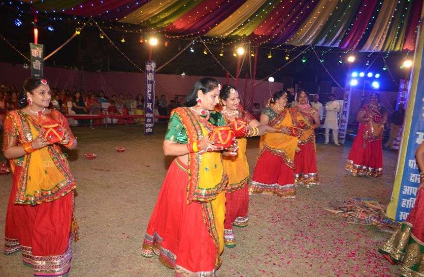Pankhida o pankhida thou fly to go pavagadh ray ....in bhilwara पंखिड़ा ओ पंखिड़ा तू उड़ के जाना पावागढ़ रे....