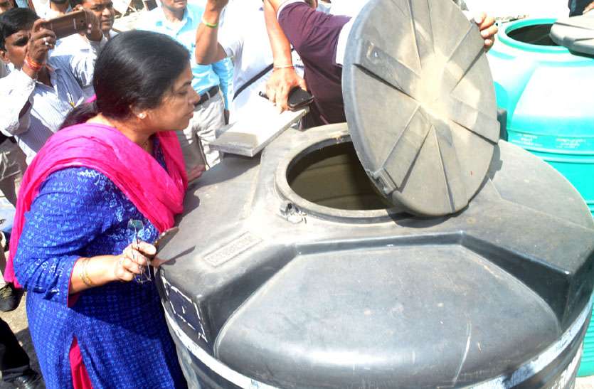 checking लोग मरने लगेंगे तब ध्यान दोगे क्या? जानिये ऐसा क्यों बोले कलेक्टर