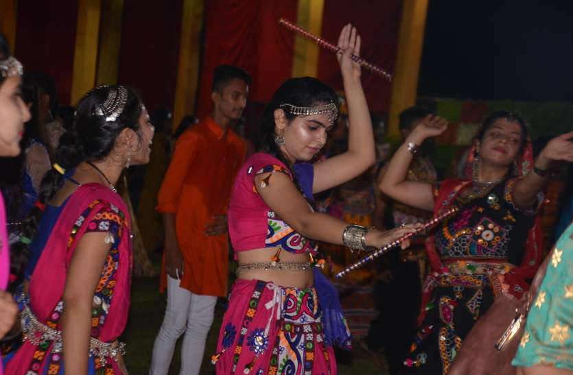 patrika Dandiya 2018