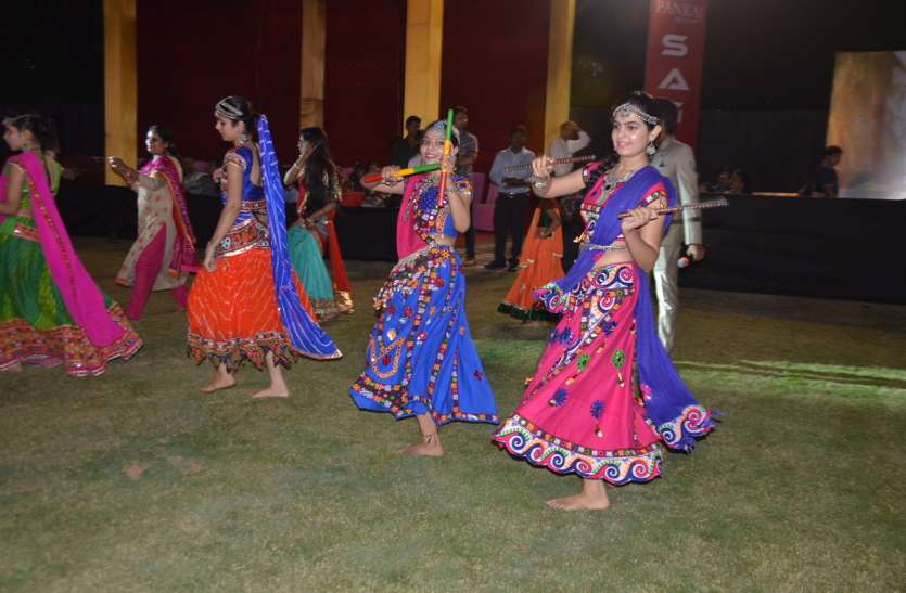 patrika Dandiya 2018
