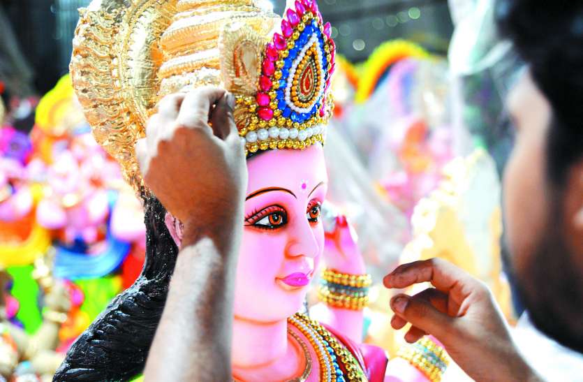navratri आइटी और कॉरपोरेट पेशेवरों द्वारा बेगूर रोड में की जाती है दुर्गा पूजा