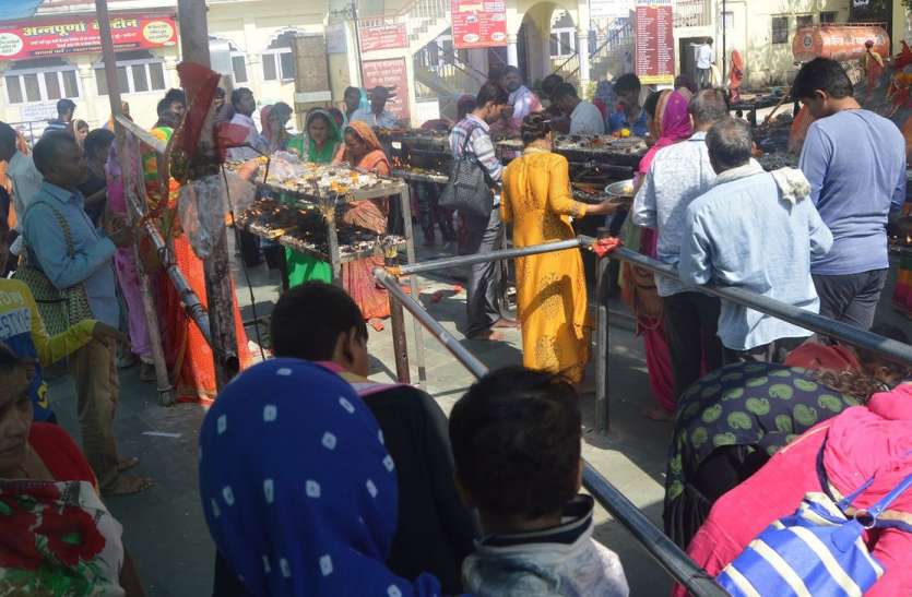 karauli hindi news कैलामाता के दरबार में बह रही आस्था की बयार