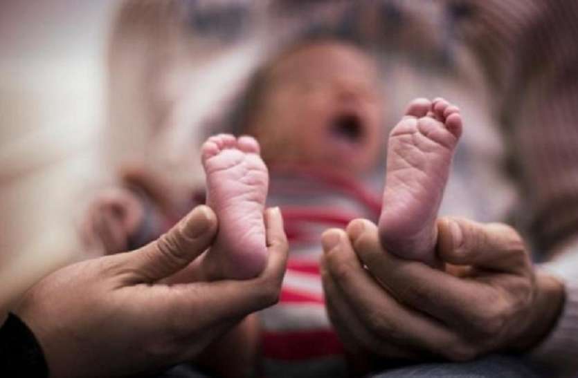 Newborn Baby ओडिशा में गर्भवती महिलाओं पर पड़ा तूफान का असर, नवजात बच्चियों का नाम रखा जा रहा है तितली