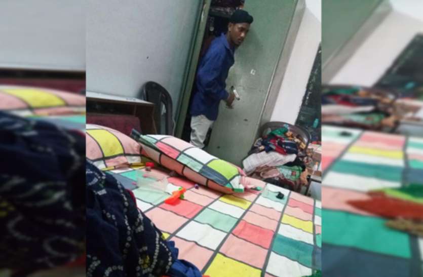jaipur मोबाइल से फोटो लेती रही महिला और चाबी बनाने वाला उसकी आंखों के सामने ले उड़ा लाखों का माल