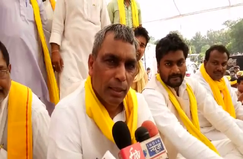 Omprakash Rajbhar शिवपाल को बंगला देने पर भड़के ओमप्रकाश राजभर, कहा- जल्द पता चल जायेगा मैं ज्यादा ताकतवर या शिवपाल