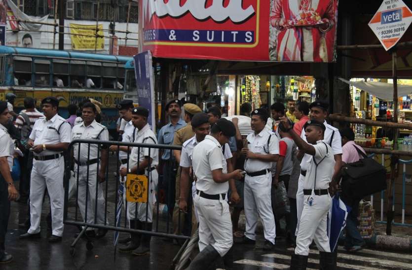 kolkata West Bengal चतुर्थी से सडक़ों पर उतरी कोलकाता पुलिस