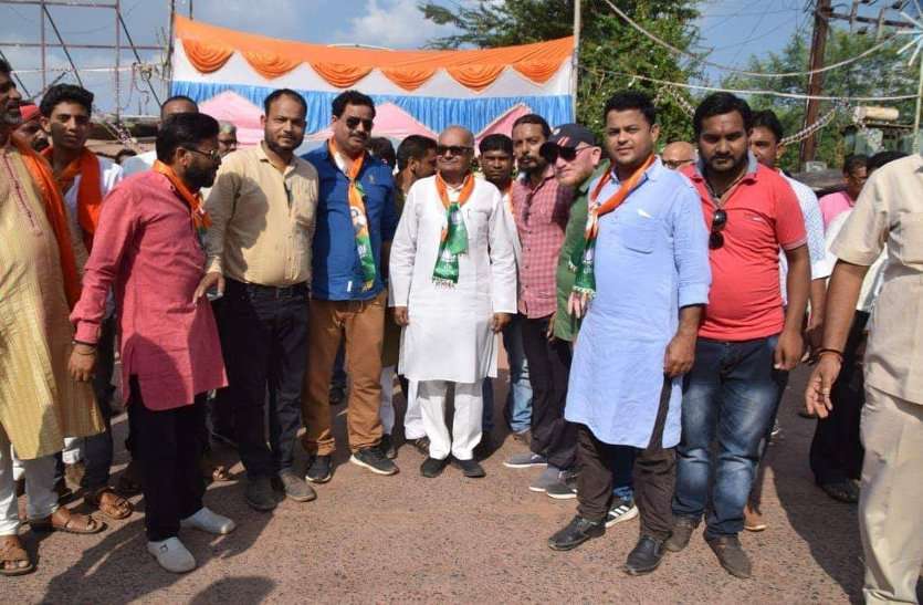 भाजपा नेता के रूप में काम कर रहे इस युवा की सामने आई असली पहचान, मचा हड़कंप