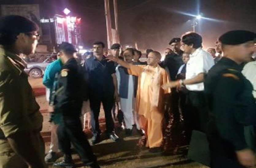 sangam nagri यूपी के इस शहर में देर रात निरीक्षण पर निकलें मुख्यमंत्री योगी आदित्यनाथ, अधिकारीयों में बढ़ी बैचैनी