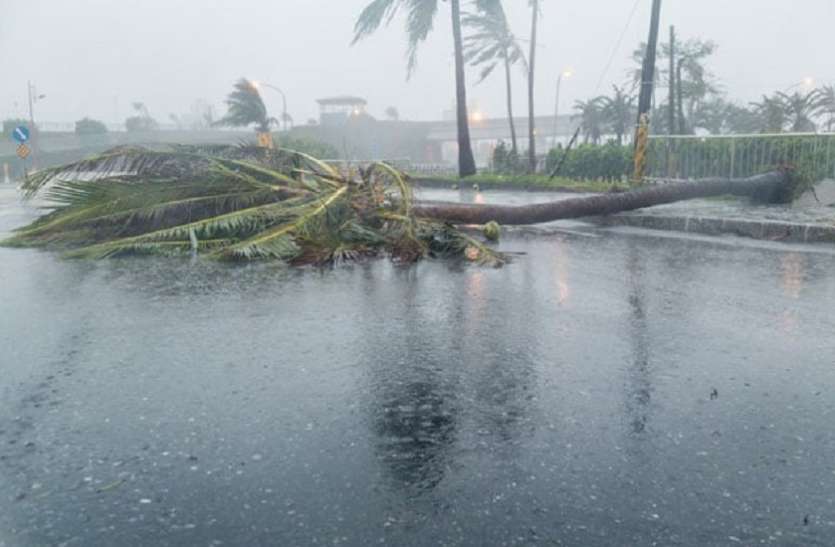 cyclone गोवा की तरफ बढ़ रहे दो तूफानः कई राज्यों में भारी बारिश का अलर्ट, ठंडी हवाओं के साथ लुढ़केगा पारा