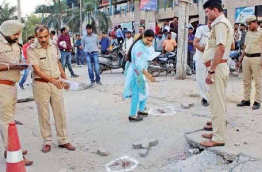 murder गुरुग्राम गोलीकांड: जज की पत्नी और बेटे की इलाज के दौरान मौत, गनर ने मारी थी गोली