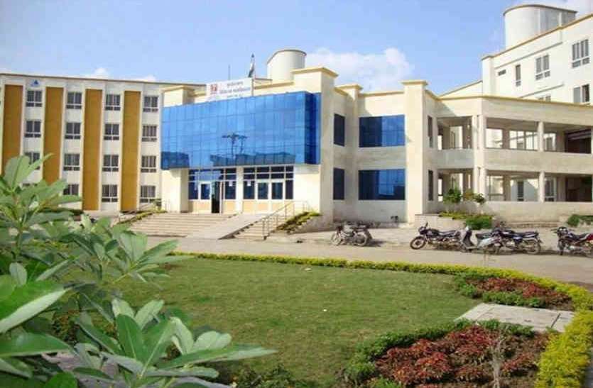 Student fight in BMC Medical BMC इस मामले को लेकर भिड़े थे मेडिकल में विद्यार्थी, इसे कोई नहीं कर सकता सहन