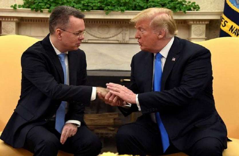 Brunson met Donald Trump तुर्की से रिहाई के बाद पादरी एंड्रयू ब्रूनसन पहुंचे वाइट हाउस, राष्ट्रपति ट्रंप को सुनाई आपबीती