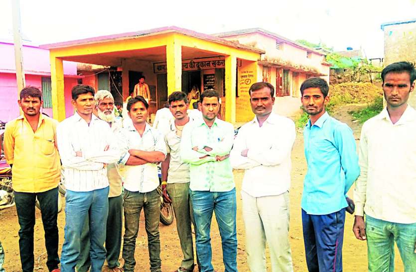 Fluoride water in chhindwara किसी के दांत पीले तो कोई पेट दर्द से पीडि़त