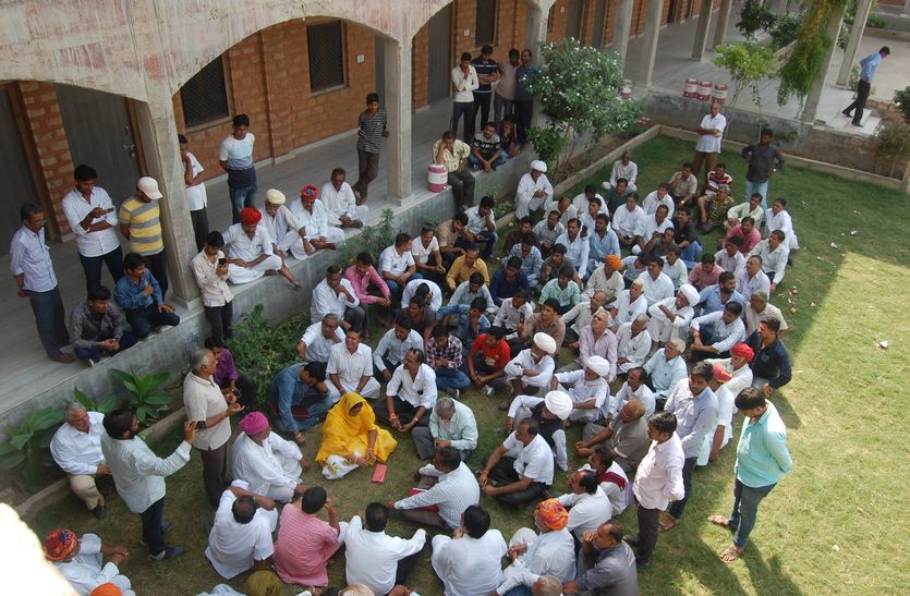 बीजेपी में टिकटों की मारामारी, सतीश पूनिया ने लिए आवेदन बीजेपी में टिकटों की मारामारी, सतीश पूनिया ने लिए आवेदन
