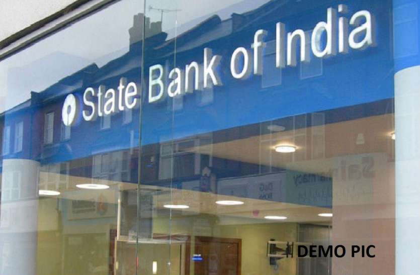 SBI खिड़की तोड़कर बैंक में घुसे चोर, नहीं टूटी तिजोरी तो उठा ले गए ये सामान