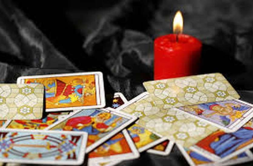 tarot दो राशियों के लिए पीला रंग है शुभ, सोमवार को मिलेगी खुशियां, जानिए आपकी राशि का साप्ताहिक भविष्य