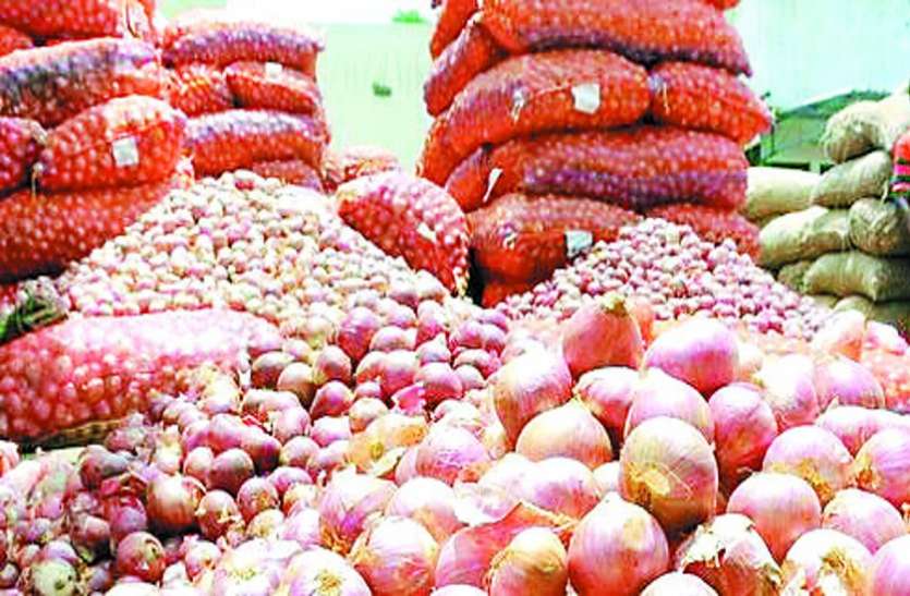 किसानों को रुला रही प्याज किसानों को रुला रही प्याज