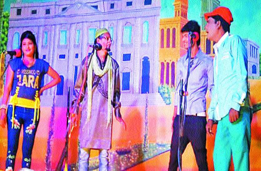 नाटक समाज का दर्पण है नाटक समाज का दर्पण है