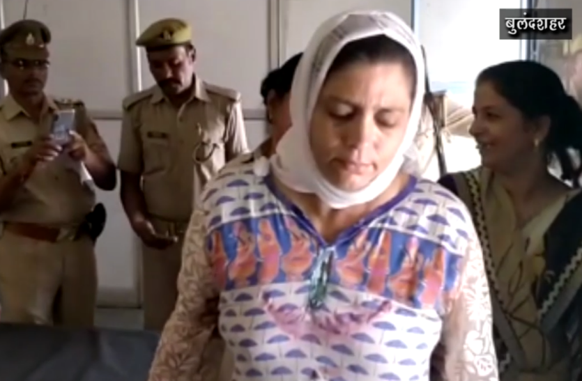 dr samina तीन तलाक व हलाला के खिलाफ याचिका दायर करने वाली डॉ. समीना पर हुए एसिड अटैक का मामला संदिग्ध