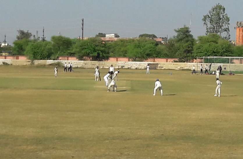 Rewa Divisional Cricket Association मैच के पहले दिन रहा गेंदबाजों का बोलबाला , सिंगरौली को 6 रन की लीड