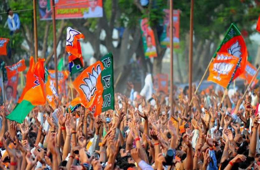 shivraj MP Election 2018: 'कांग्रेस ने गरीबी हटाओ का नारा दिया, पीएम मोदी और मैंने पूरा किया'