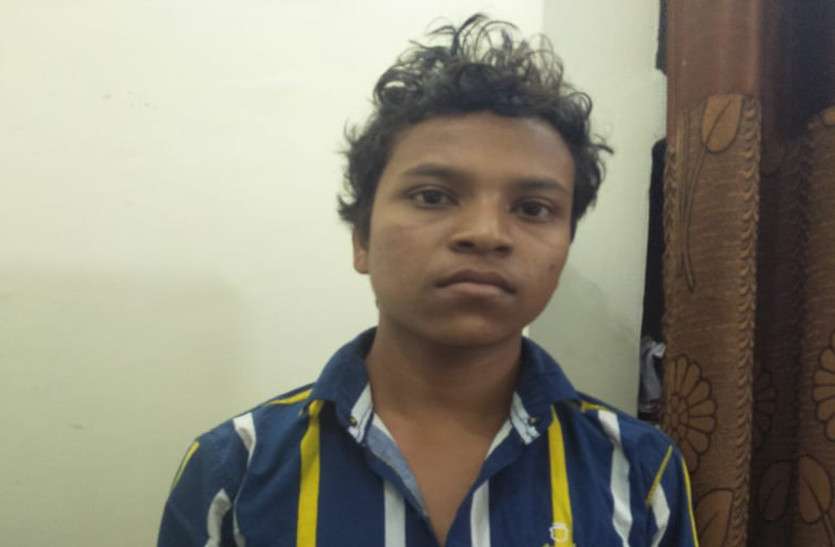 Breaking : पिता की हत्या के बाद आरोपी पहुंचा चौकी, पुलिस से कहा- 'मैंने मर्डर किया है, जो कार्रवाई बनती है करिए' Breaking : पिता की हत्या के बाद आरोपी पहुंचा चौकी, पुलिस से कहा- 'मैंने मर्डर किया है, जो कार्रवाई बनती है करिए'