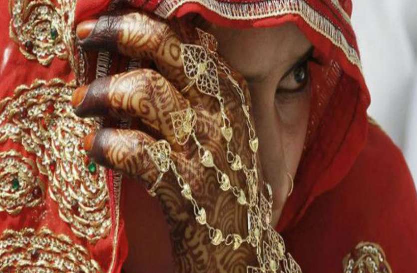 talak तीन तलाकः 28 साल की युवती से 65 साल के बुजुर्ग ने किया हलाला, अब नहीं दे रहा तलाक