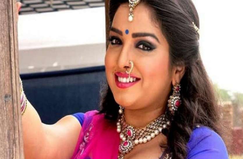 Amrapali Dubey भोजपुरी के इन हॉट एक्ट्रेस के आज भी कायम हैं जलवे, फीस जानकर दंग रह जाएंगे आप