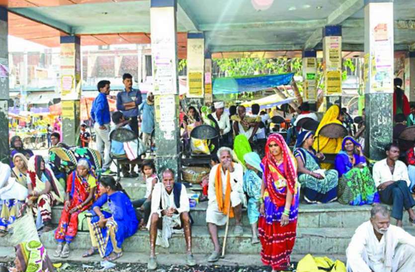 बंडा विधानसभा: अंतिम पंक्ति के अंतिम व्यक्ति तक नहीं पहुंचा योजनाओं का लाभ mp election 2018 : मतदाता बोले- बिचौलिया सब नास कर बे पे तुले