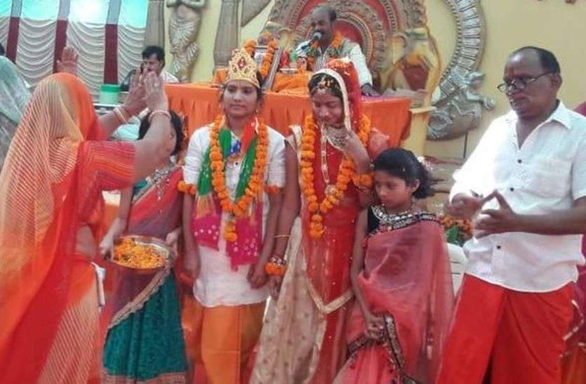 shrimad bhagwat katha श्रीहरि व सुदामा के प्रसंग सुन हुए भाव विभोर