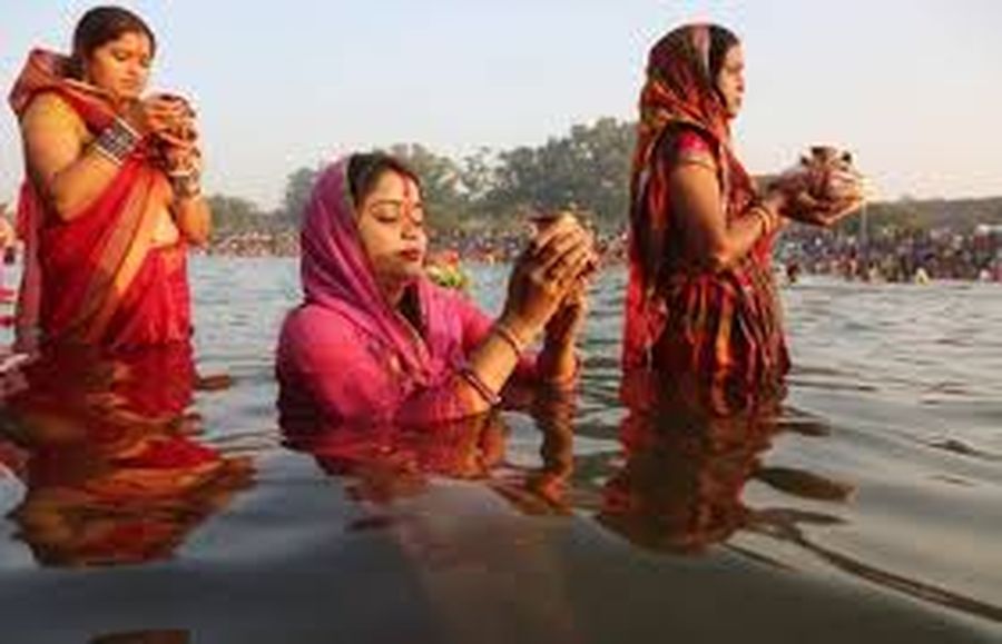 chhath puja डाला छठ पूजन...उगते और डूबते सूरज को अघ्र्य देंगी महिलाएं