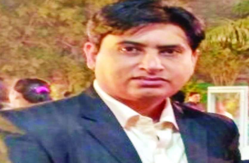 accident in indore दर्दनाक दुर्घटना : मैनेजर को डंपर कई फीट तक घसीटता रहा मौके पर ही मौत, लाश फंस गई पहिये में