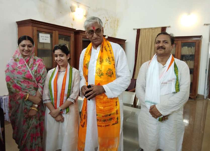 TS Singhdeo with daughter-in-law and neice