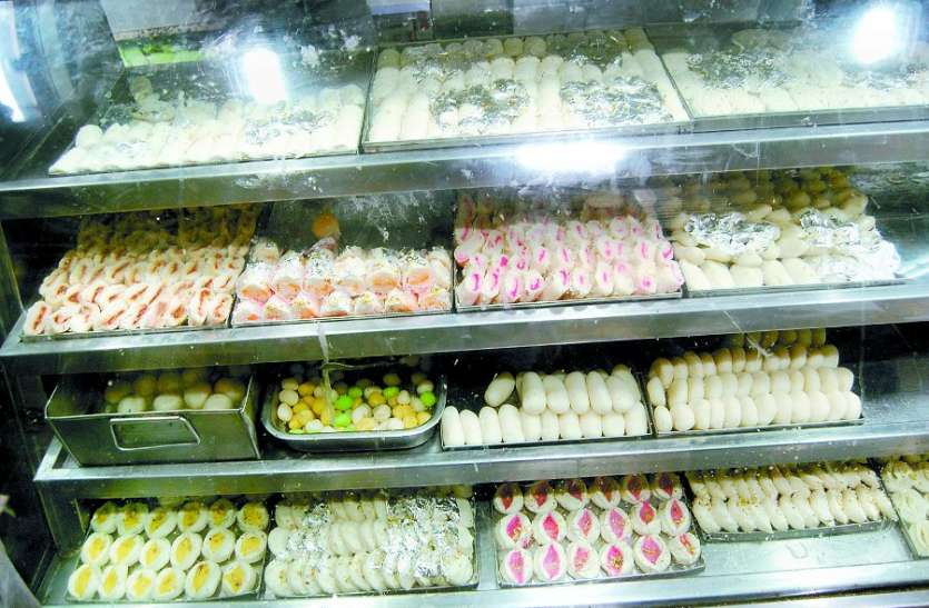 sweets सावधान! दीपावली पर आपने जो मिठाई खाई, उसकी रिपोर्ट अब आई