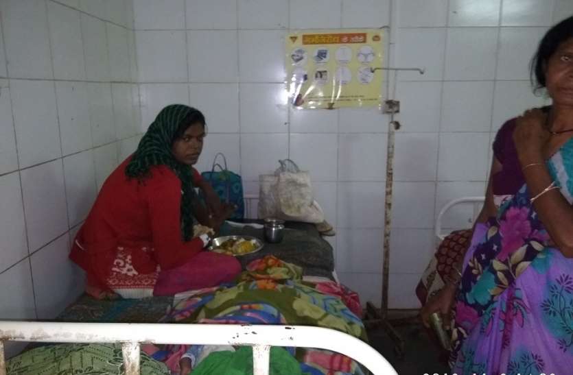 sarkari aspatal साहब पैसे नहीं हैं...दवा कहां से लाए