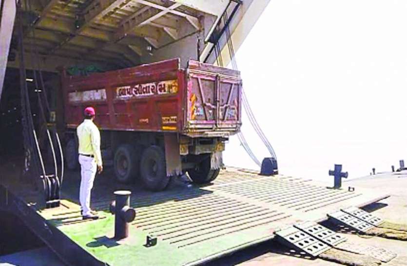 Travel from Bharuch to Bhavnagar, save time and money will be 31 km from the water route of 310 km. जल मार्ग से 310 किमी की जगह 31 किमी का हो जाएगा भरुच से भावनगर का सफर, समय और पैसा बचेगा